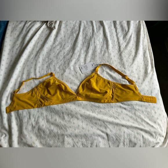 Knix Mesh Deep-V Bralette - Picture 3 of 6